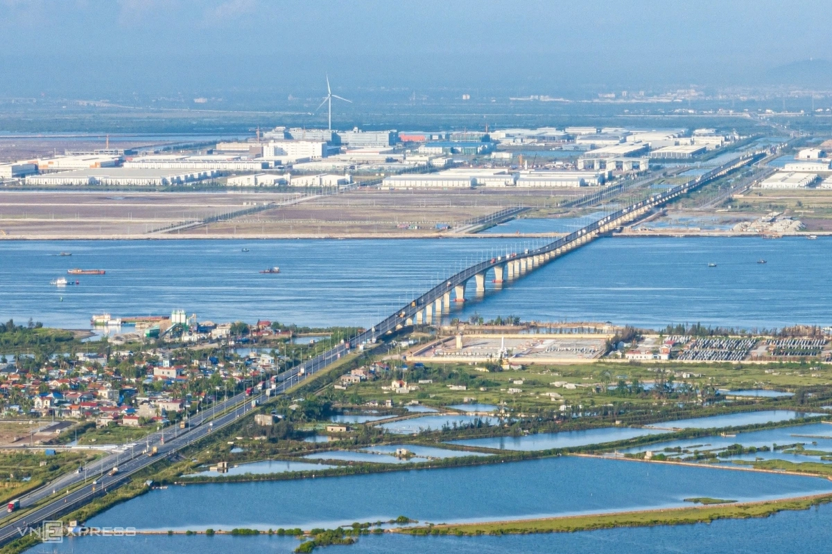 Cầu Tân Vũ - Lạch Huyện